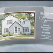 CE6509 - 12 3/4" x 6 1/2" Jade Glass Crescent with 6" x 4" Picture Frame