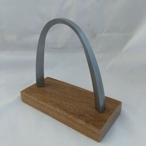 Arch ARCHREP - St. Louis Gateway Arch Metal Replica 4" high on genuine walnut base with engraving/imprint ARCHREP ARCHREP - St. Louis Gateway Arch Metal Replica 4" high on genuine walnut base with engraving/imprint Thumbnail
